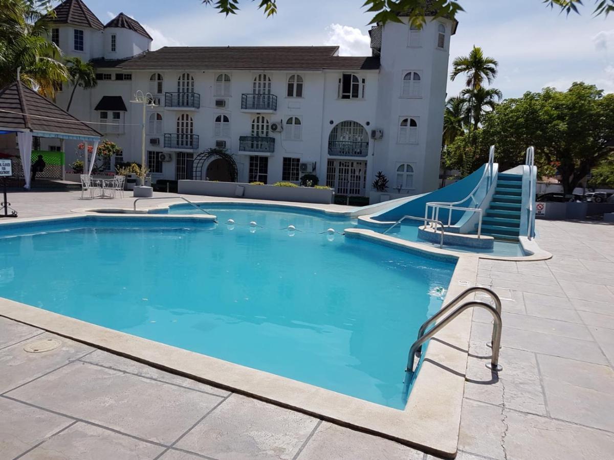 Almond Grove At Sand Castle Ocho Rios Exterior photo