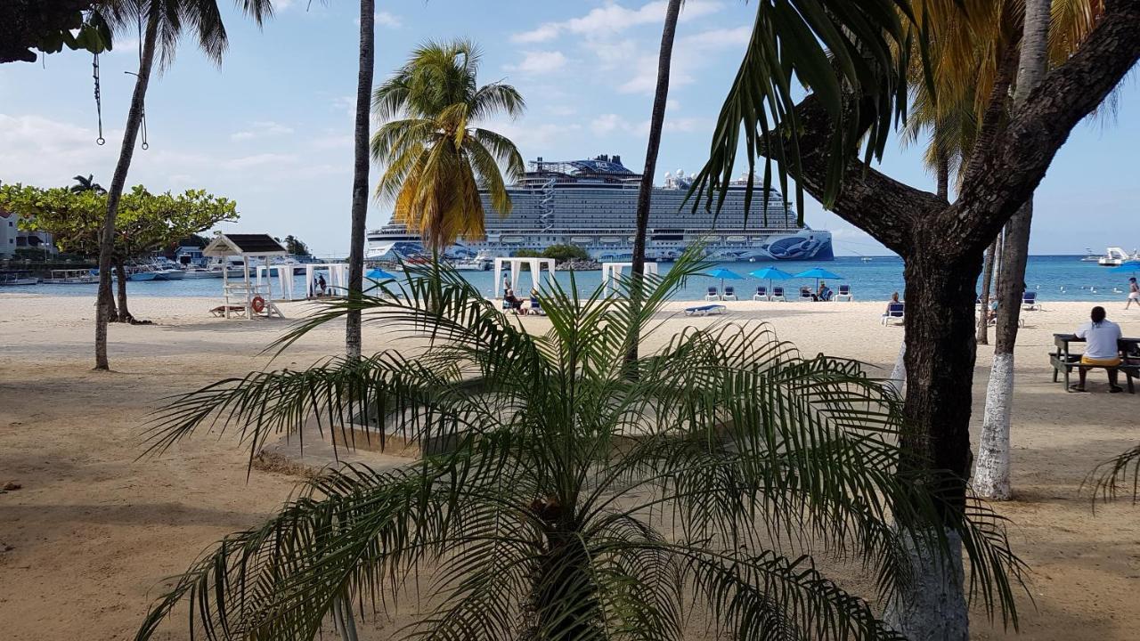 Almond Grove At Sand Castle Ocho Rios Exterior photo